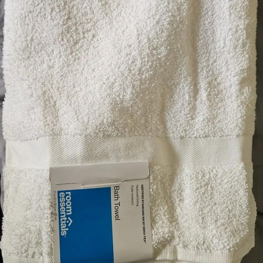 Room Essentials Bath Towel True White Oeko-Tex NWT Target 27x52